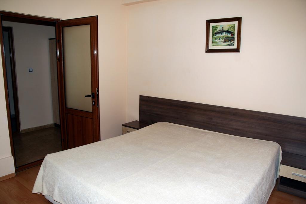 Interrum Hotel Razgrad Rum bild