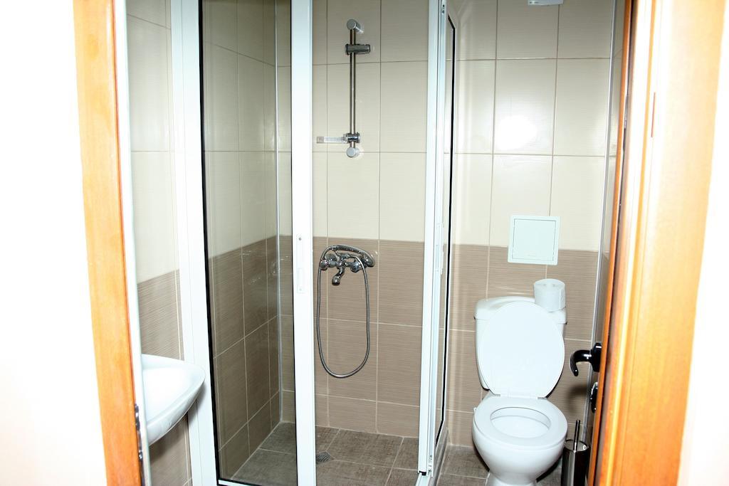 Interrum Hotel Razgrad Exteriör bild
