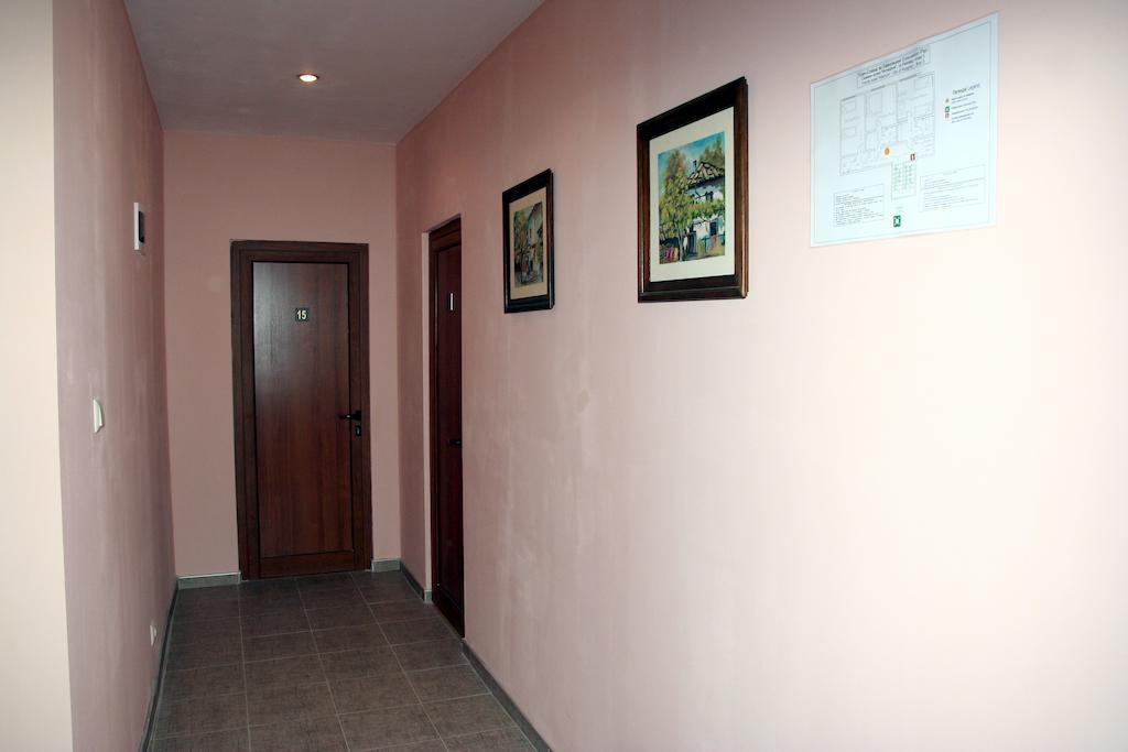 Interrum Hotel Razgrad Exteriör bild